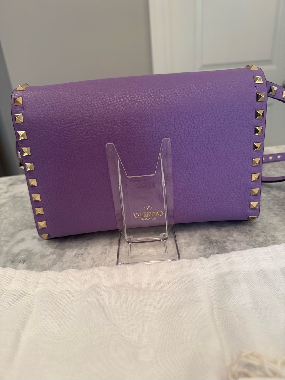 Valentino Garavani Lavender Rockstud Leather Crossbody with Gold Hardware - Picture 2 of 8